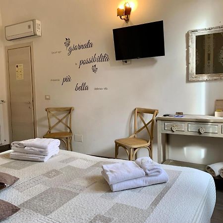 Guest House Casa Vicenza Рим Екстер'єр фото