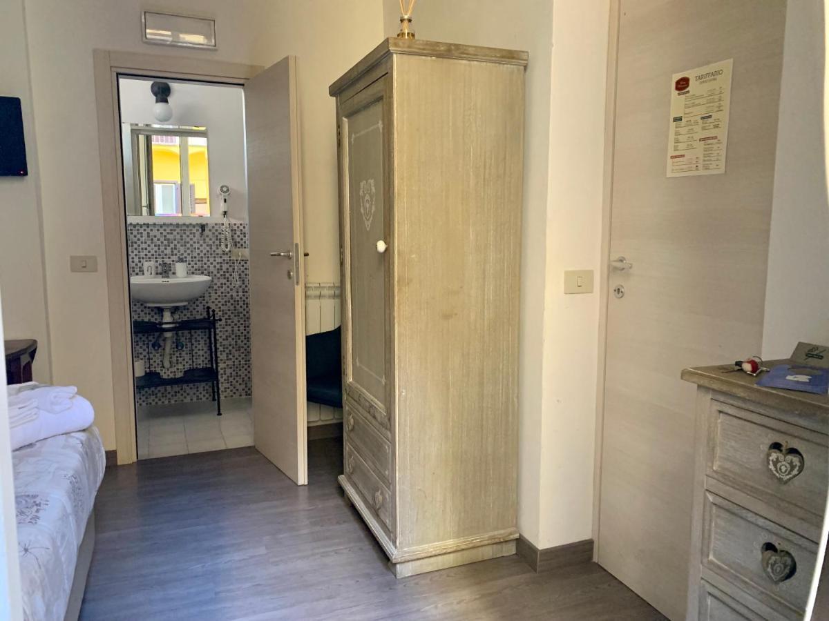 Guest House Casa Vicenza Рим Екстер'єр фото